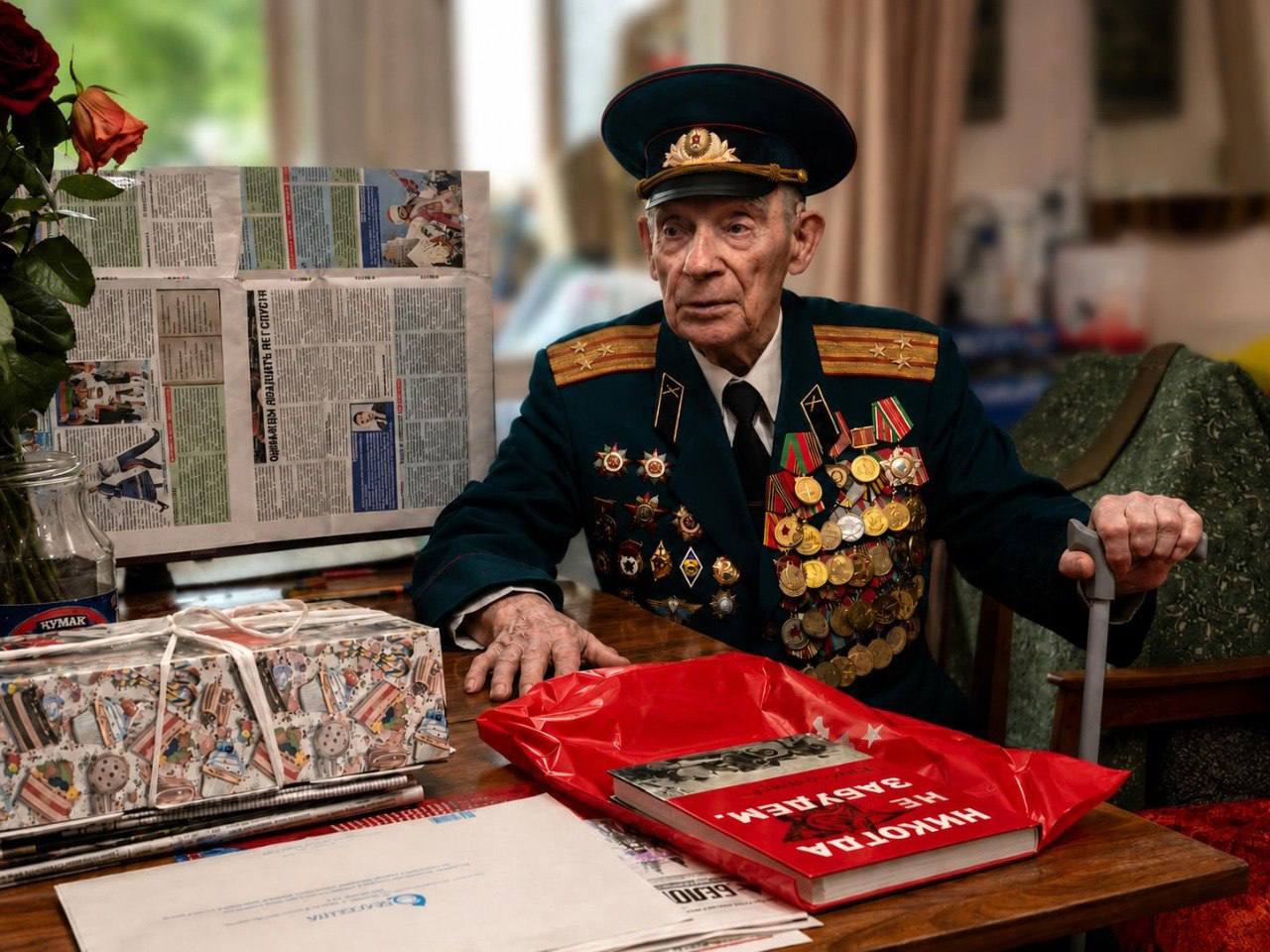 Связь поколений жива: коммунисты поздравили векового ветерана Великой Отечественной войны